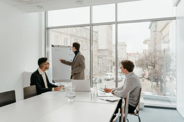 Leading Teams Through Organisational Change