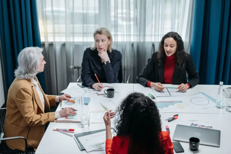 How Leaders Navigate Without Clear Answers
